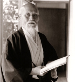 El gran maestro Ueshiba Morihei.